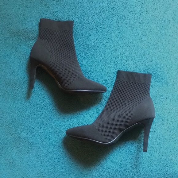 Classy Chic Black Pointed Toe Comfortable Stiletto Ankle Sock Boots Booties - Picture 5 of 10